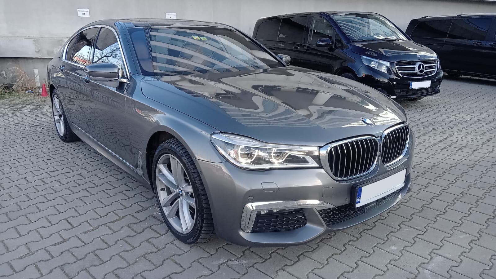 BMW Seria 7 photo 1